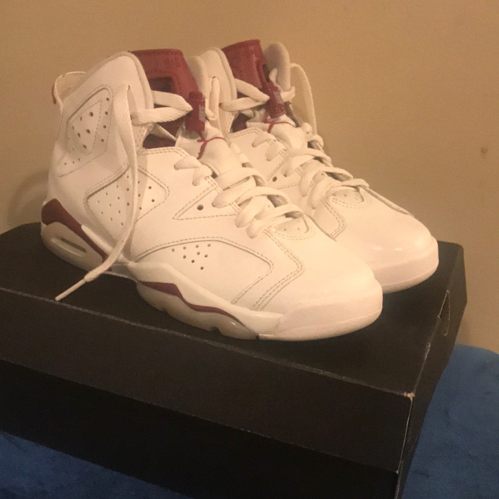 Jordan 6 Maroon